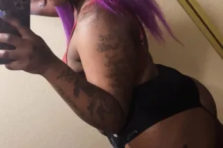 TIGHT CHOCLATE PUSSY 💋💦💋 - Image 2